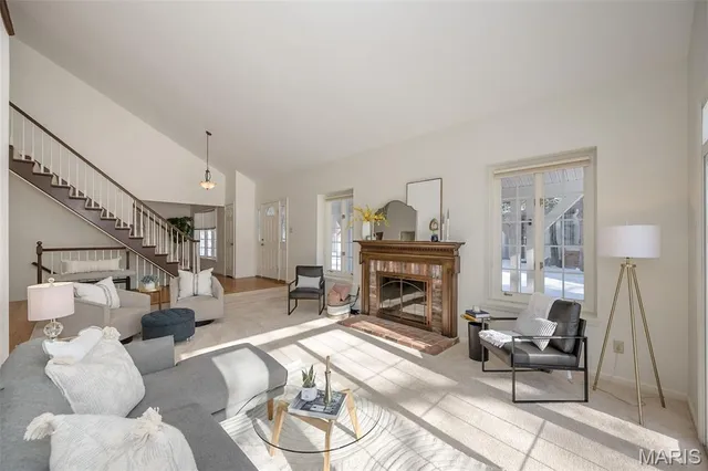 $515,000 | 14924 Manor Lake Drive, Chesterfield, MO 63017