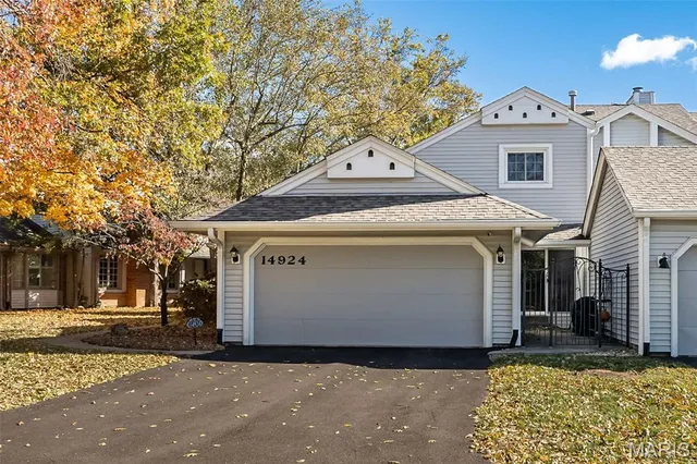 $515,000 | 14924 Manor Lake Drive, Chesterfield, MO 63017