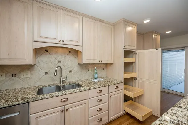 $515,000 | 14924 Manor Lake Drive, Chesterfield, MO 63017