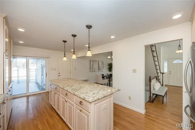 $515,000 | 14924 Manor Lake Drive, Chesterfield, MO 63017