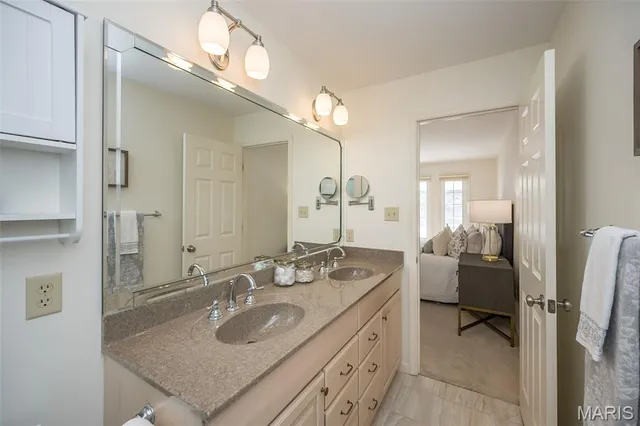 $515,000 | 14924 Manor Lake Drive, Chesterfield, MO 63017