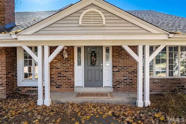 $515,000 | 14924 Manor Lake Drive, Chesterfield, MO 63017
