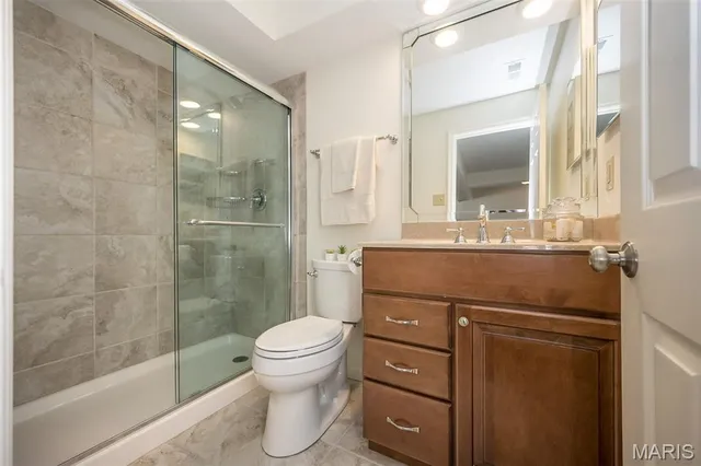 $515,000 | 14924 Manor Lake Drive, Chesterfield, MO 63017