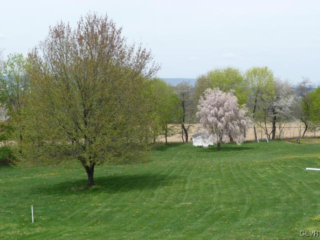 216 Cherry Hill Road Nazareth, PA 18064 - Photo 8 of 30 Gallery Image 8