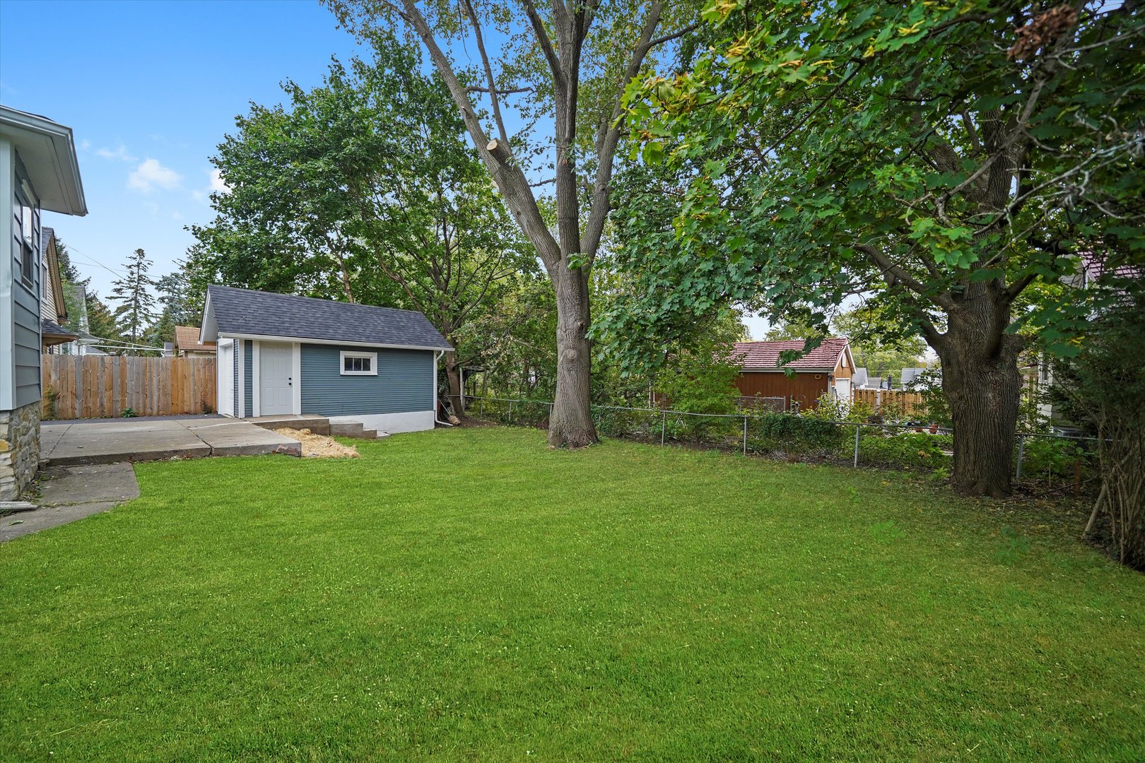 1009 Augusta Avenue Elgin, IL 60120 - Photo 6 of 33