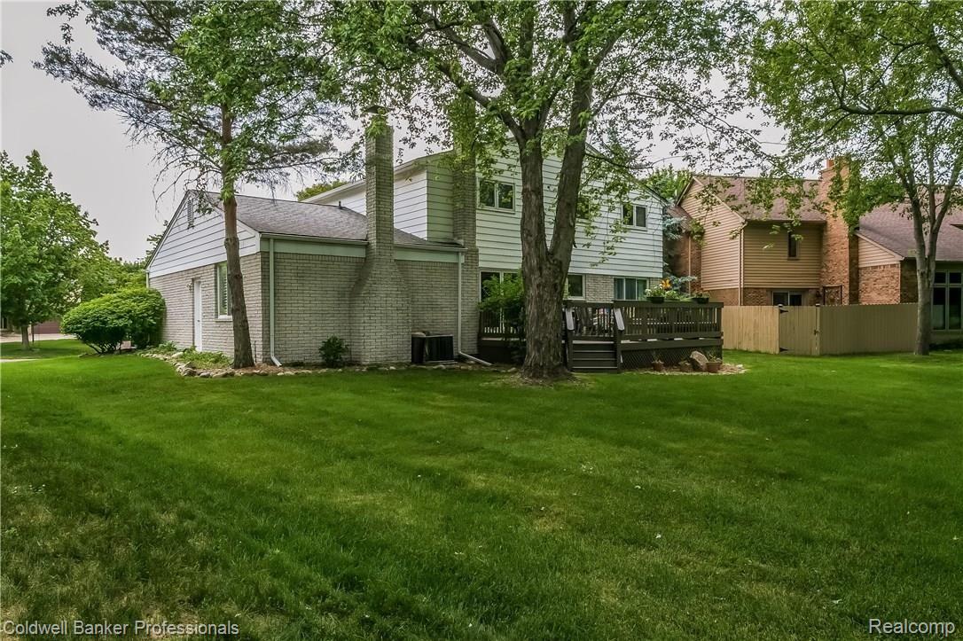 2784 Winter Park Road Rochester, MI 48309 - Photo 40 of 63 040-Rear_View-2889000-large.jpg