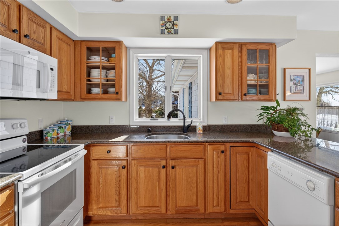 19 Wicklow Road Westerly, RI 02891 - Photo 11 of 50