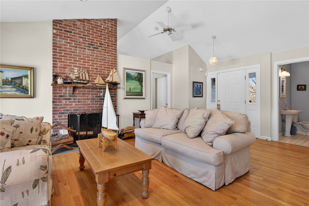 19 Wicklow Road Westerly, RI 02891 - Photo 9 of 50