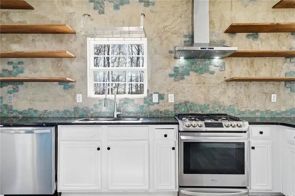 $2,800 | 1582 Ewing Farm Drive, Loganville, GA 30052