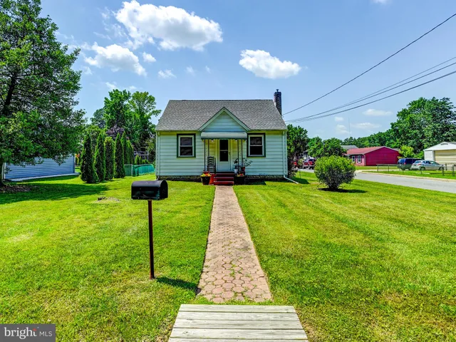 $1,850 | 7611 Sparrows Point Boulevard, Sparrows Point, MD 21219