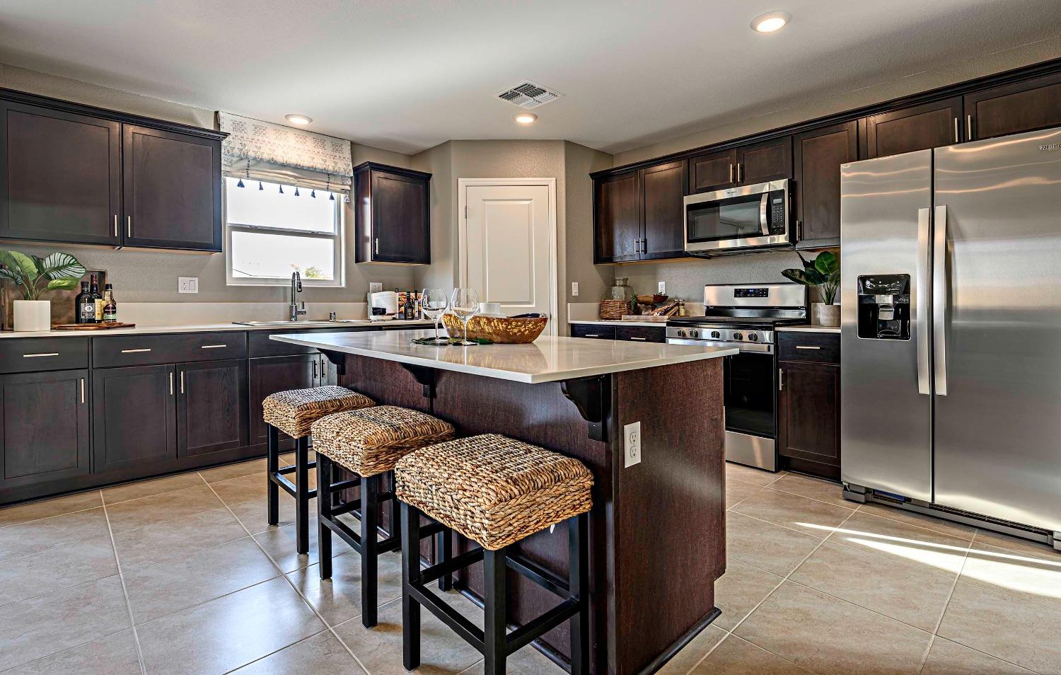 700 East Muir Avenue, Unit 3026 Reedley, CA 93654 - Photo 2 of 28 Gallery Image 2
