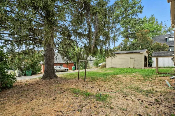 $285,000 | 217 South Broadway Street, Tekoa, WA 99033
