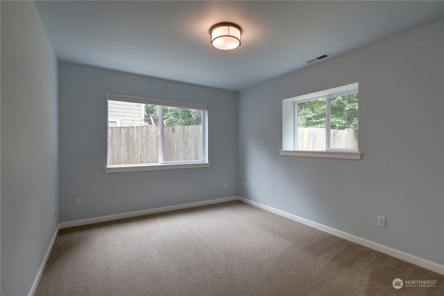 7325 Dumar Way Southwest Seattle, WA 98106 - Photo 14 of 26 Gallery Image 14