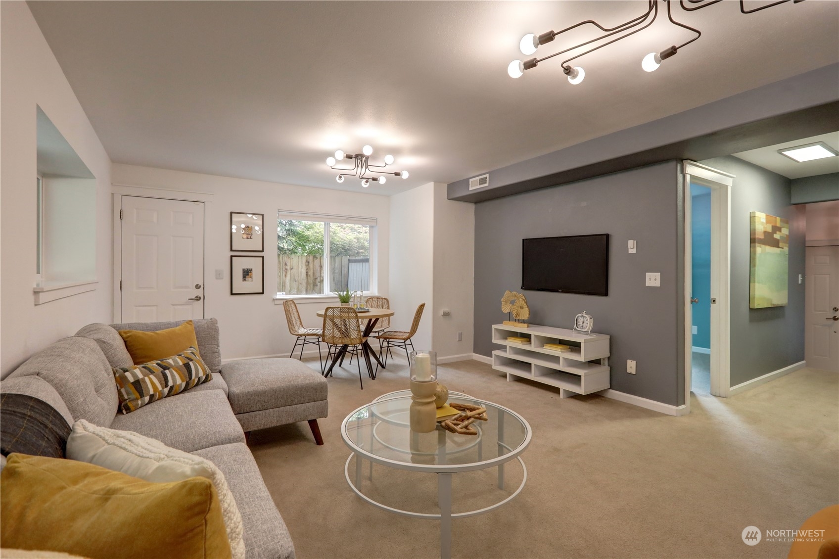 7325 Dumar Way Southwest Seattle, WA 98106 - Photo 18 of 26 Gallery Image 18