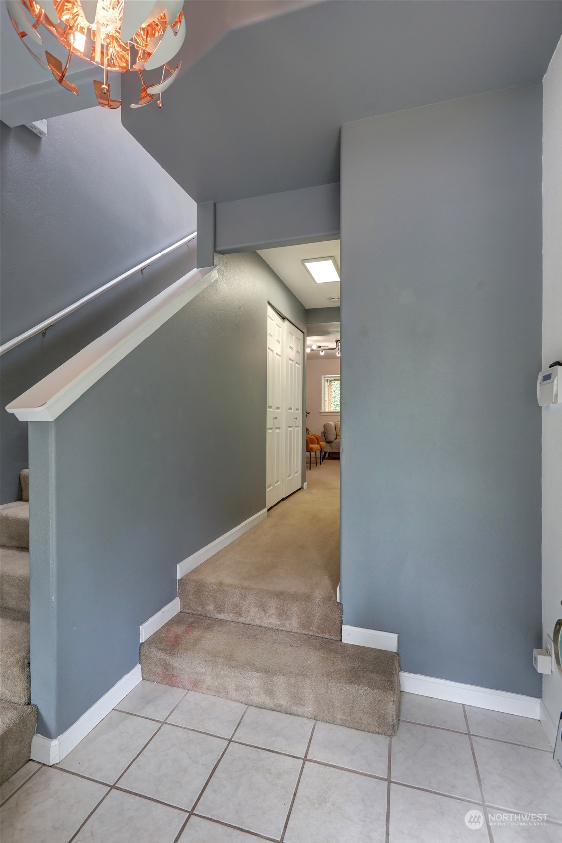 7325 Dumar Way Southwest Seattle, WA 98106 - Photo 3 of 26 Gallery Image 3