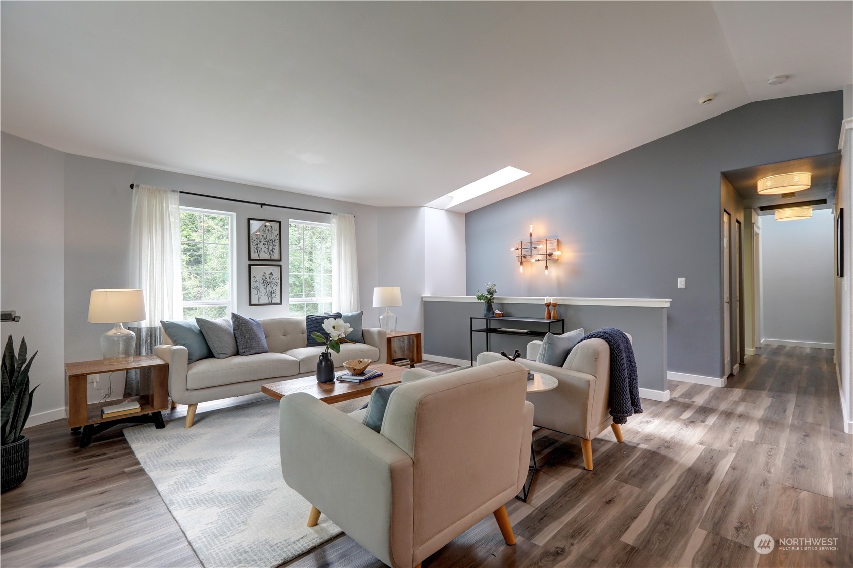 7325 Dumar Way Southwest Seattle, WA 98106 - Photo 5 of 26 Gallery Image 5