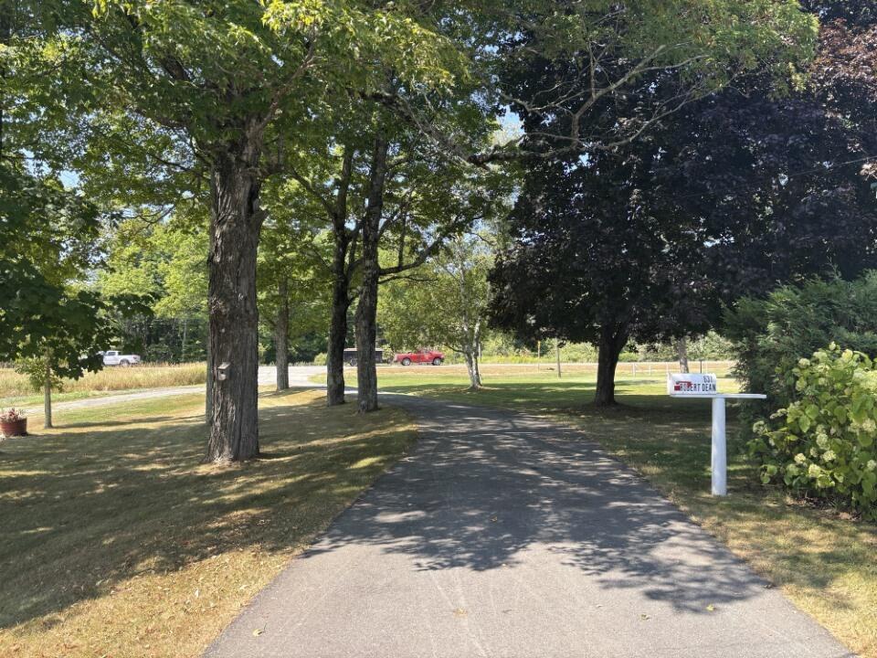 1631 Lakewood Road Madison, ME 04950 - Photo 3 of 49 1a. Driveway