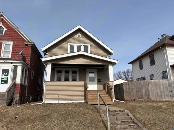 $140,000 | 3925 Grand Avenue, Duluth, MN 55807