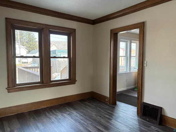 $140,000 | 3925 Grand Avenue, Duluth, MN 55807