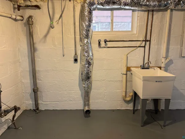 $140,000 | 3925 Grand Avenue, Duluth, MN 55807