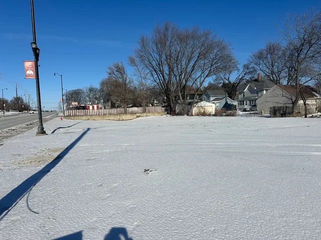 a street view with residential house