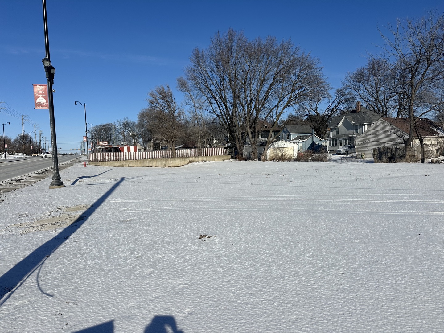 a street view with residential house