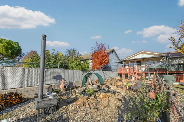 a picture of a door of the house