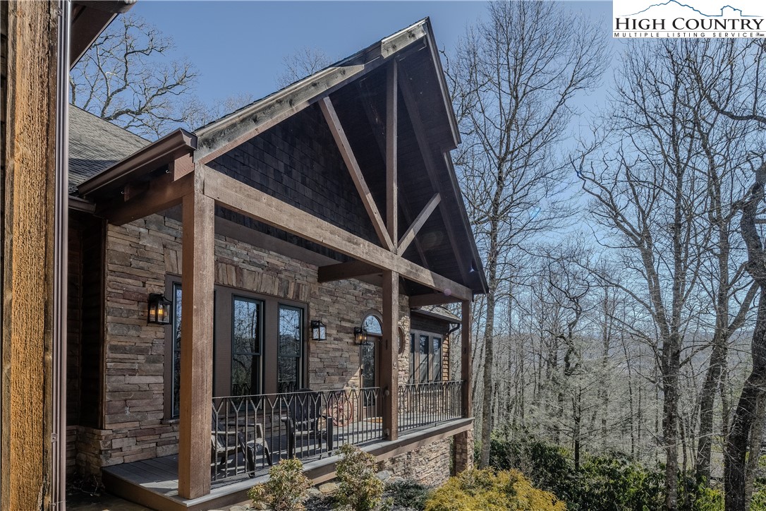 340 Farm Loop Road Banner Elk, NC 28604 - Photo 4 of 49 Gallery Image 4