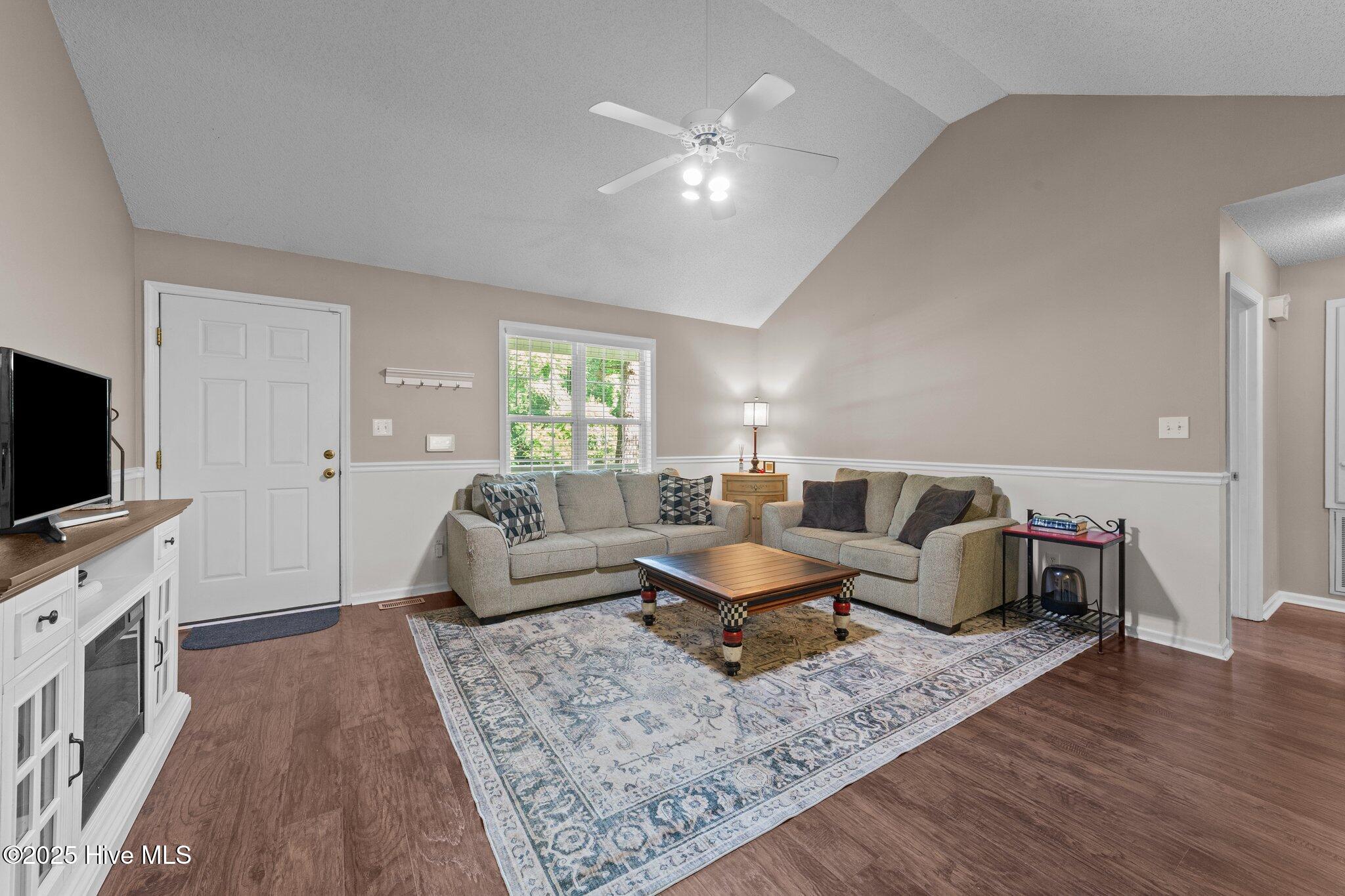 300 Plantation Road Clayton, NC 27520 - Photo 4 of 39 28-web-or-mls-VB4A3720