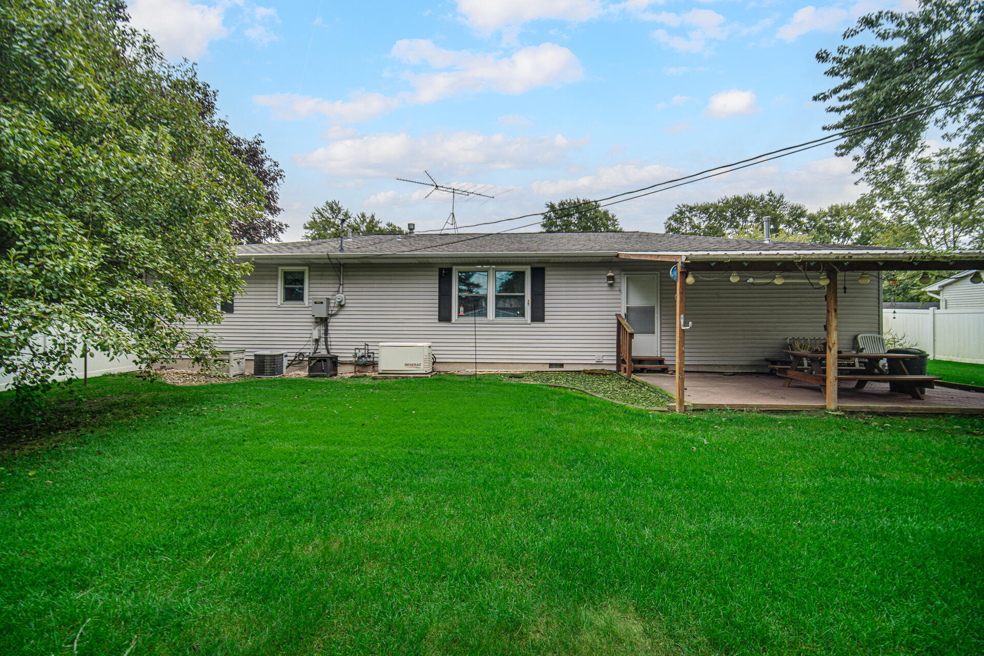 628 Oxbow Road Valparaiso, IN 46385 - Photo 15 of 19 1920x1280