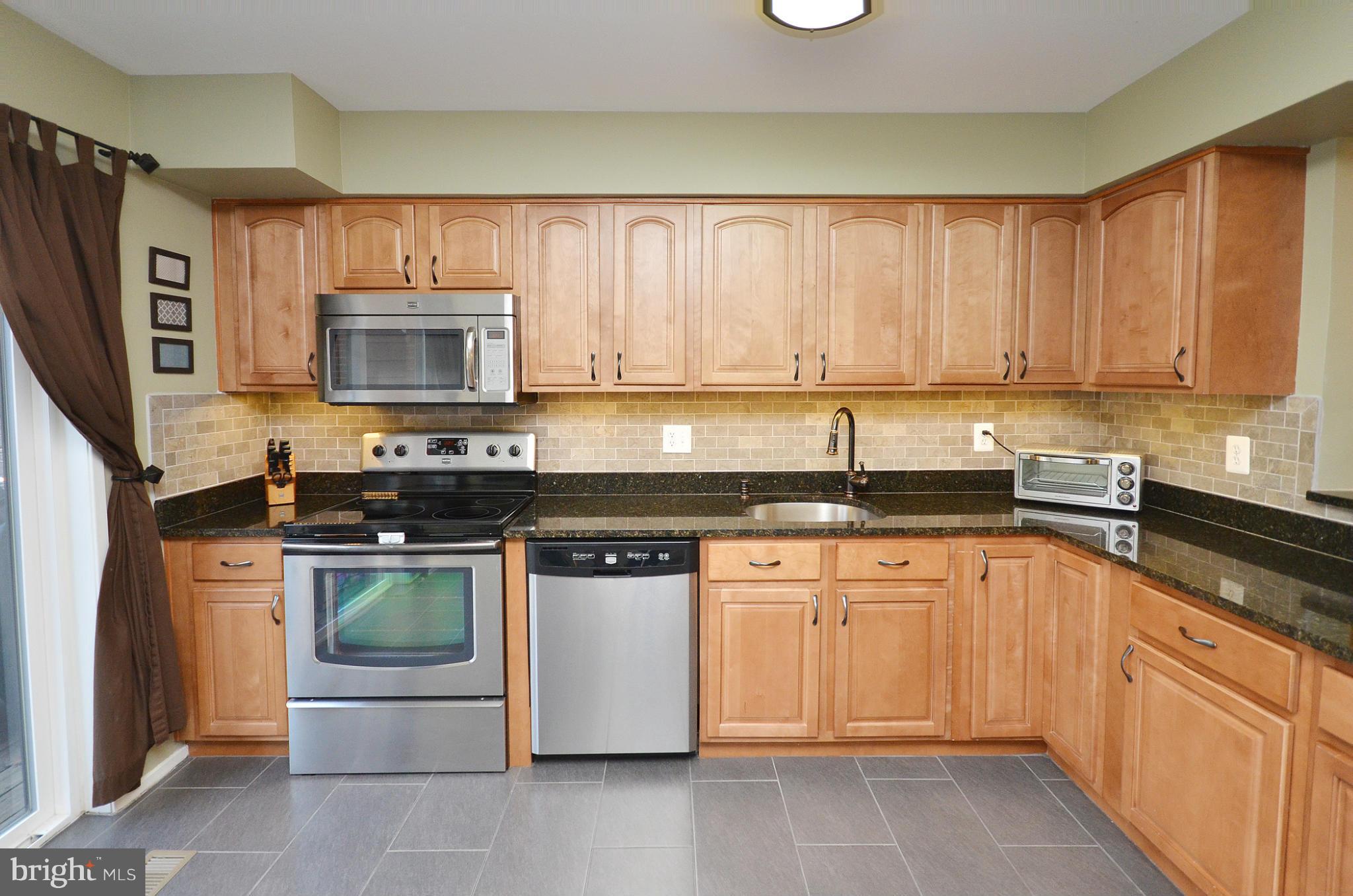 11522 Sunder Court Reston, VA 20190 - Photo 3 of 30 Kitchen