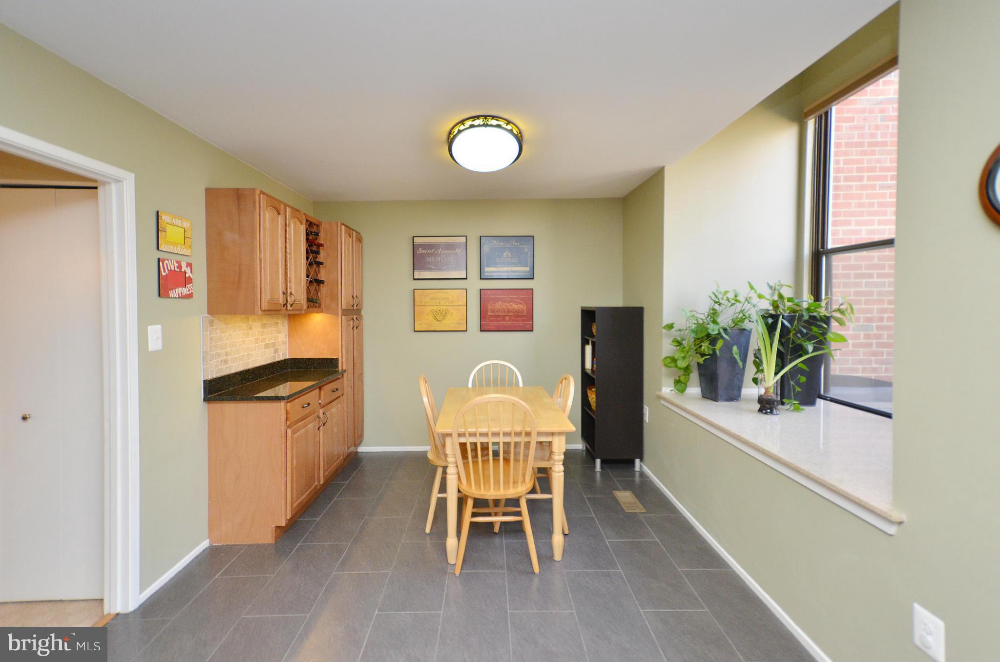 11522 Sunder Court Reston, VA 20190 - Photo 8 of 30 Breakfast Area