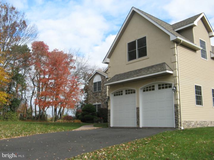 174 Durham Road Newtown, PA 18940 - Photo 2 of 25