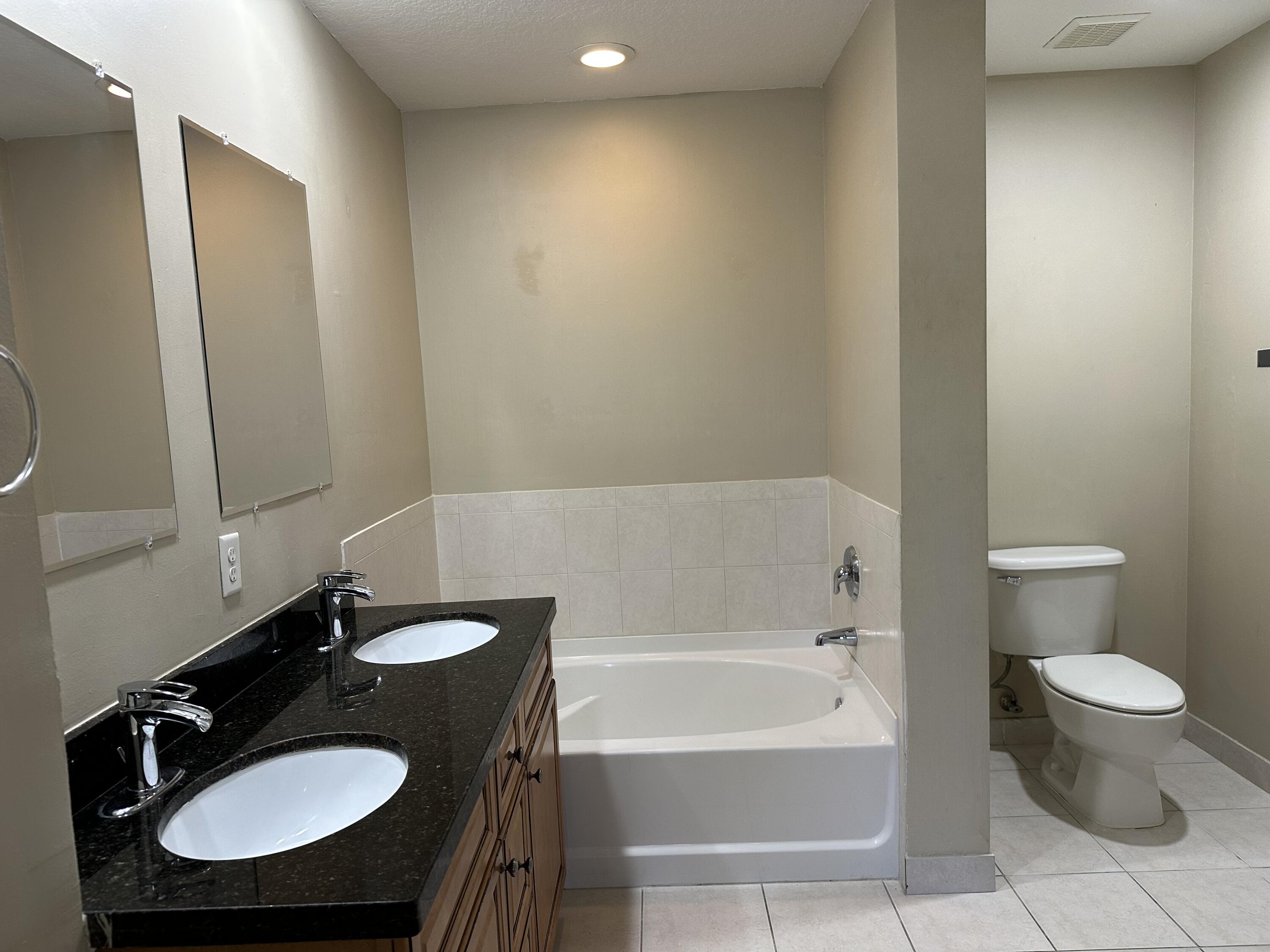 724 Southwest 1st Avenue Pompano Beach, FL 33060 - Photo 13 of 20 IMG_1644