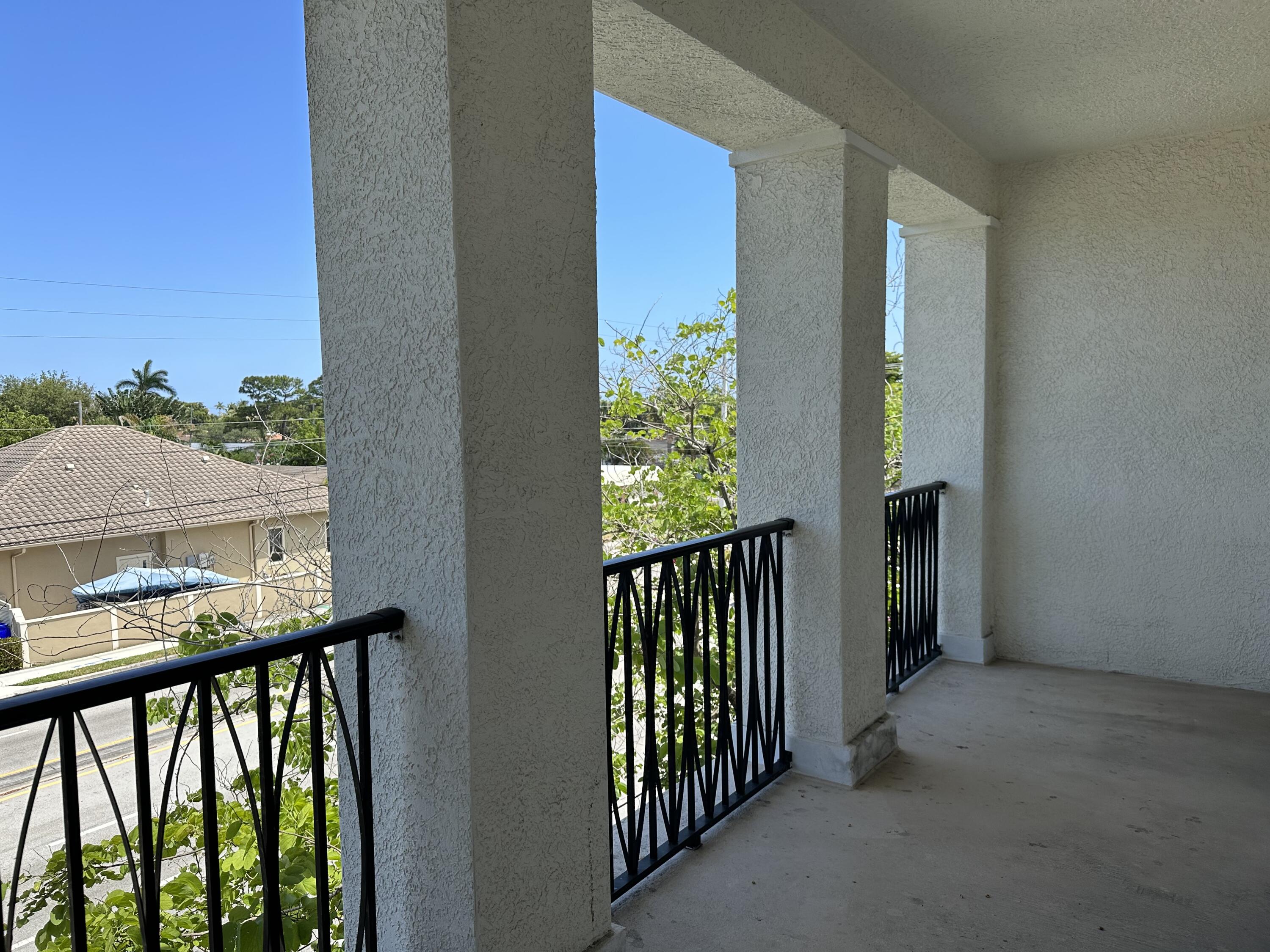 724 Southwest 1st Avenue Pompano Beach, FL 33060 - Photo 18 of 20 IMG_1655