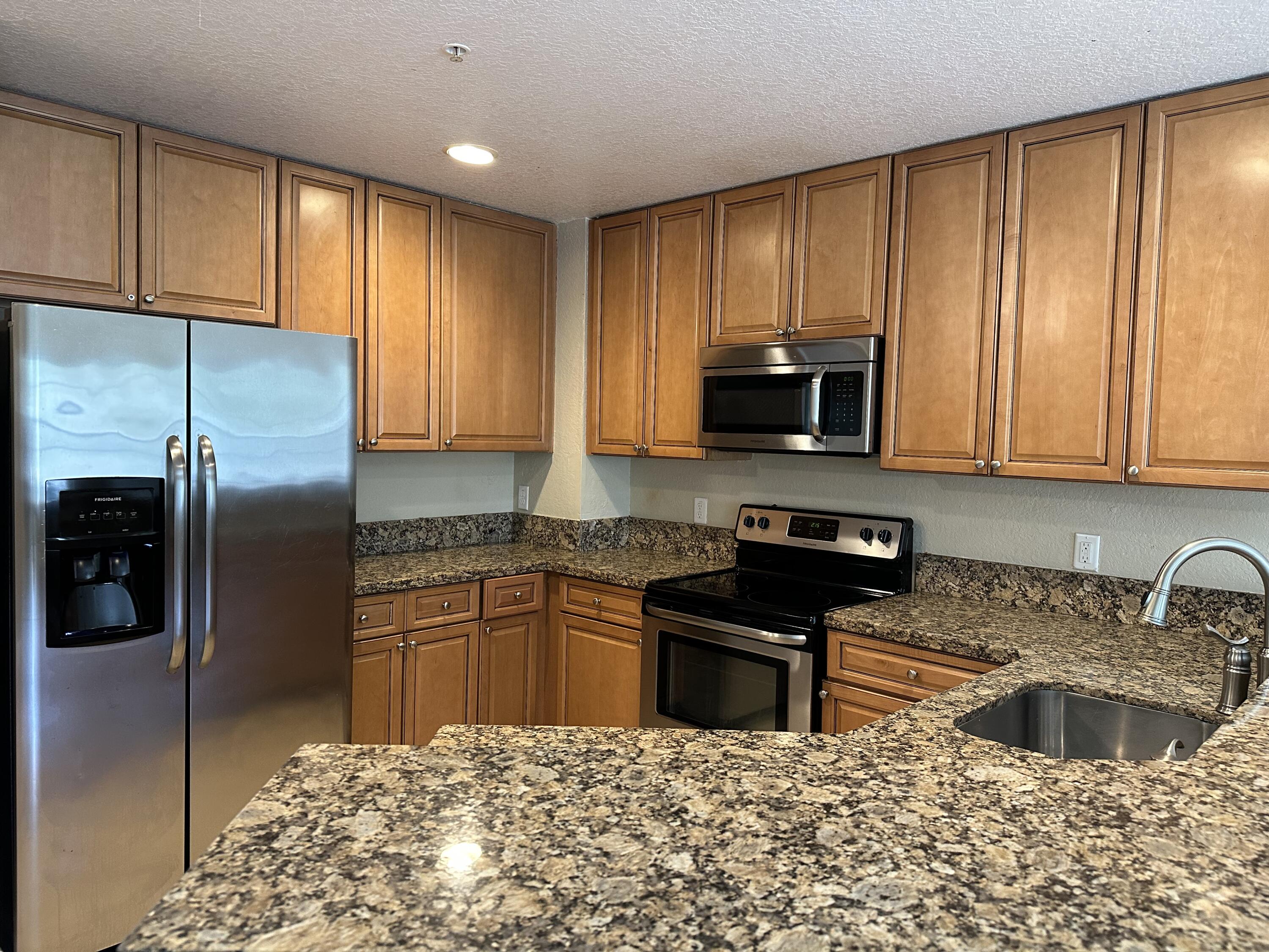724 Southwest 1st Avenue Pompano Beach, FL 33060 - Photo 2 of 20 IMG_1627