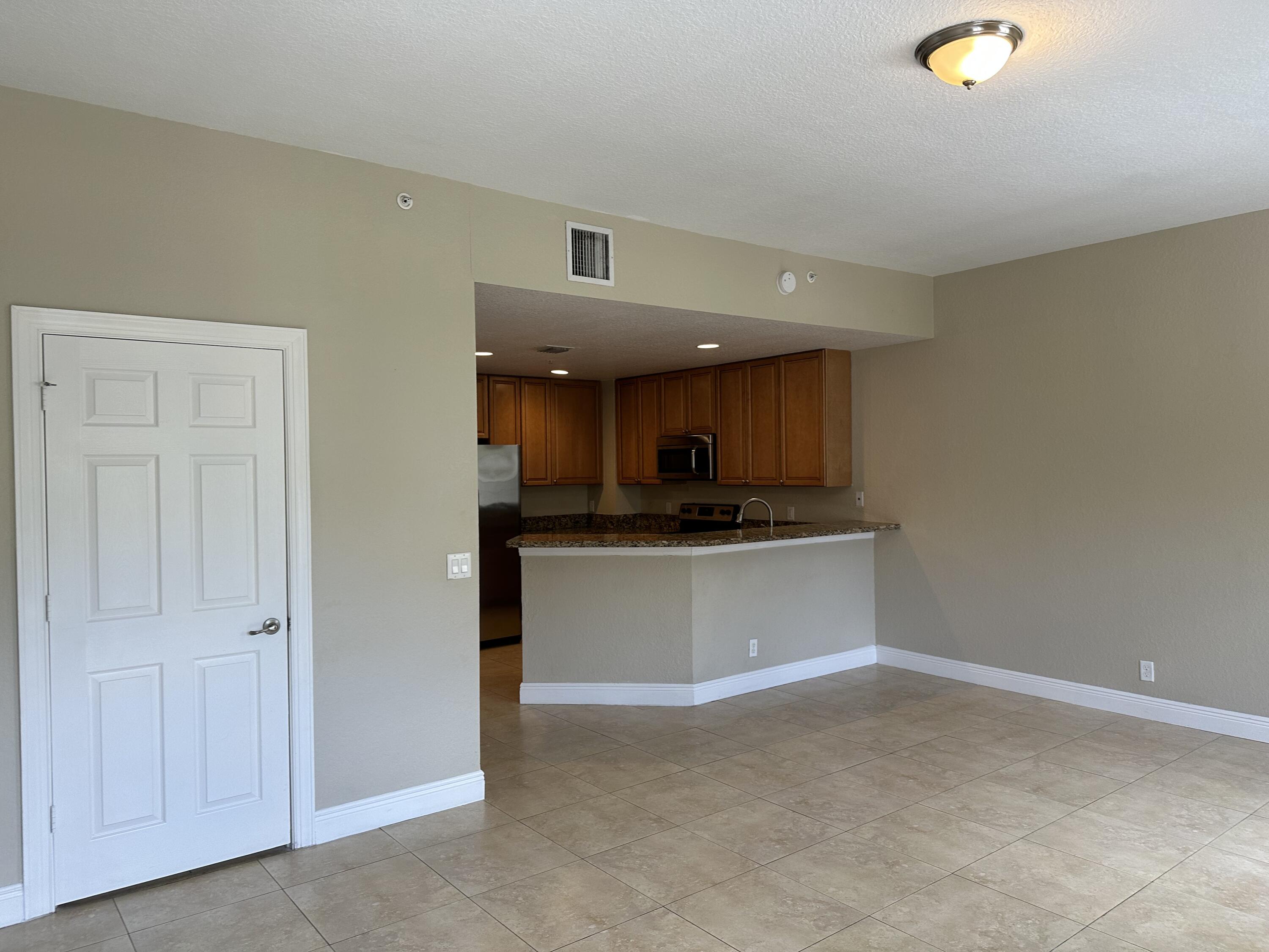 724 Southwest 1st Avenue Pompano Beach, FL 33060 - Photo 8 of 20 IMG_1632
