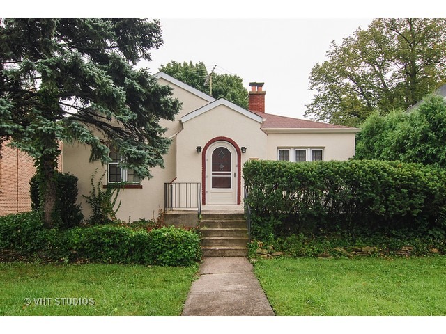 301 Northwood Road Riverside, IL 60546 - Photo 1 of 15