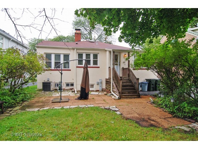 301 Northwood Road Riverside, IL 60546 - Photo 11 of 15
