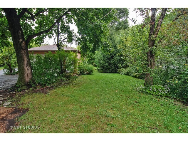 301 Northwood Road Riverside, IL 60546 - Photo 12 of 15