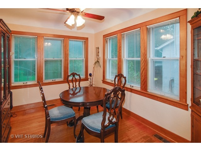 301 Northwood Road Riverside, IL 60546 - Photo 4 of 15
