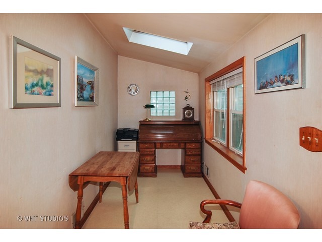 301 Northwood Road Riverside, IL 60546 - Photo 7 of 15