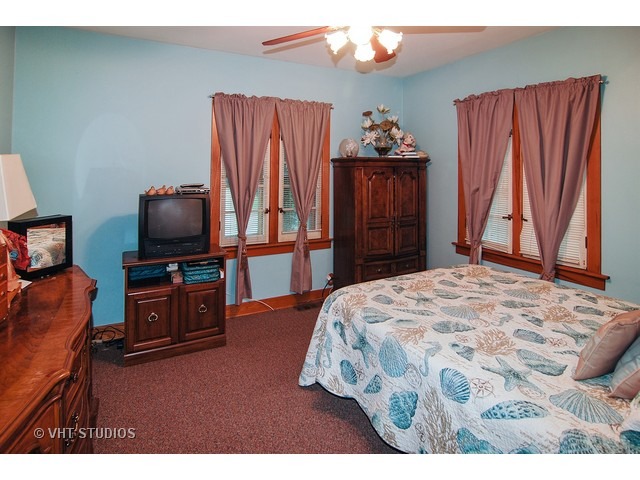 301 Northwood Road Riverside, IL 60546 - Photo 8 of 15