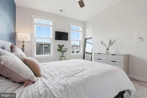 $688,000 | 12887 Sunrise Ridge Alley, Herndon, VA 20171