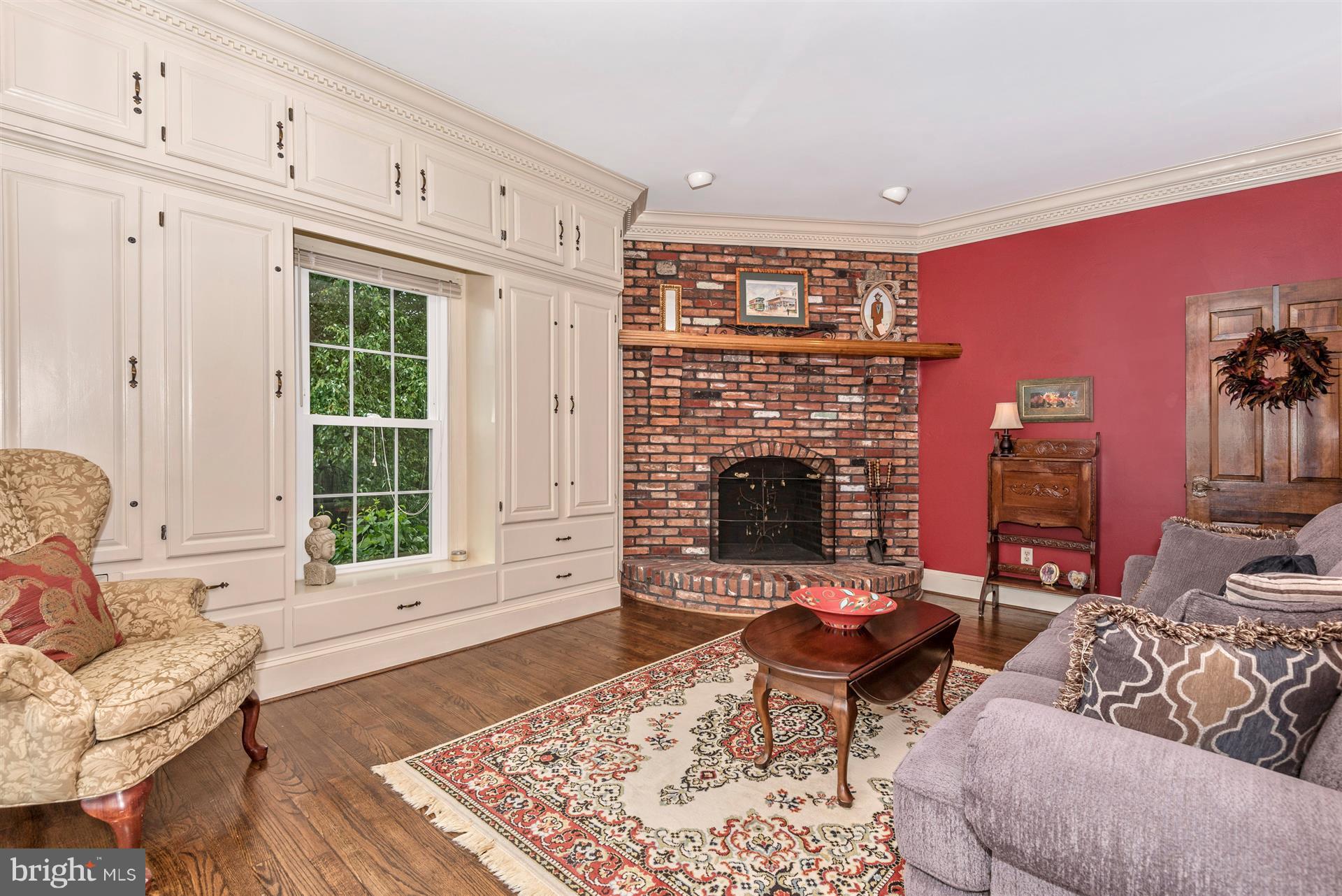 2311 Gillis Road Mount Airy, MD 21771 - Photo 14 of 30 Main Level Den/Study/Bdrm with wall of cabinets