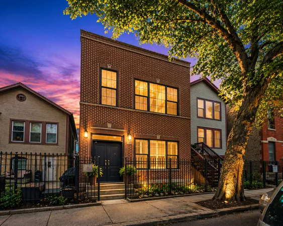 $899,900 | 1610 West Ohio Street, Chicago, IL 60622