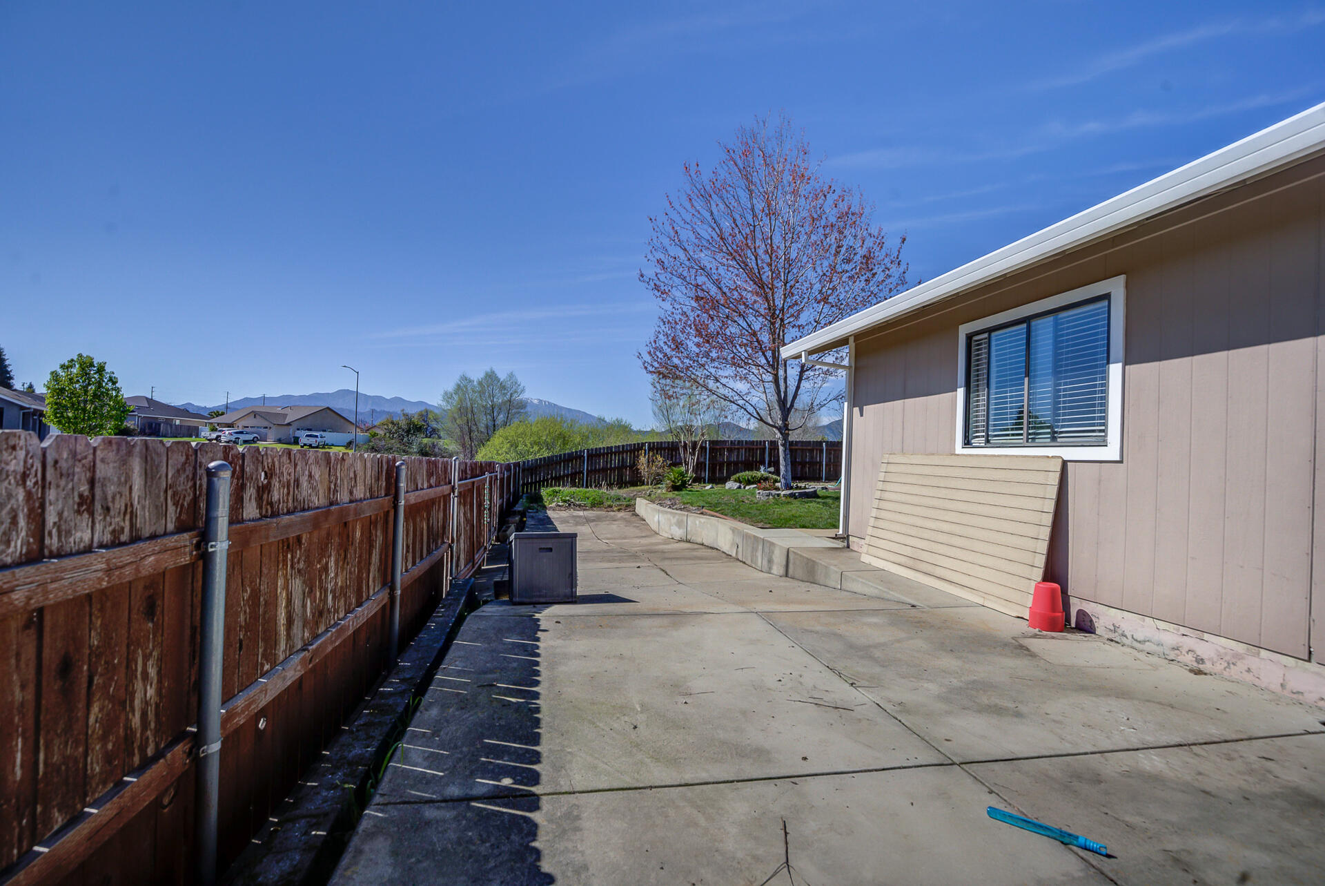 11326 Puffin Way Redding, CA 96003 - Photo 28 of 34 a view of a balcony with wooden fence