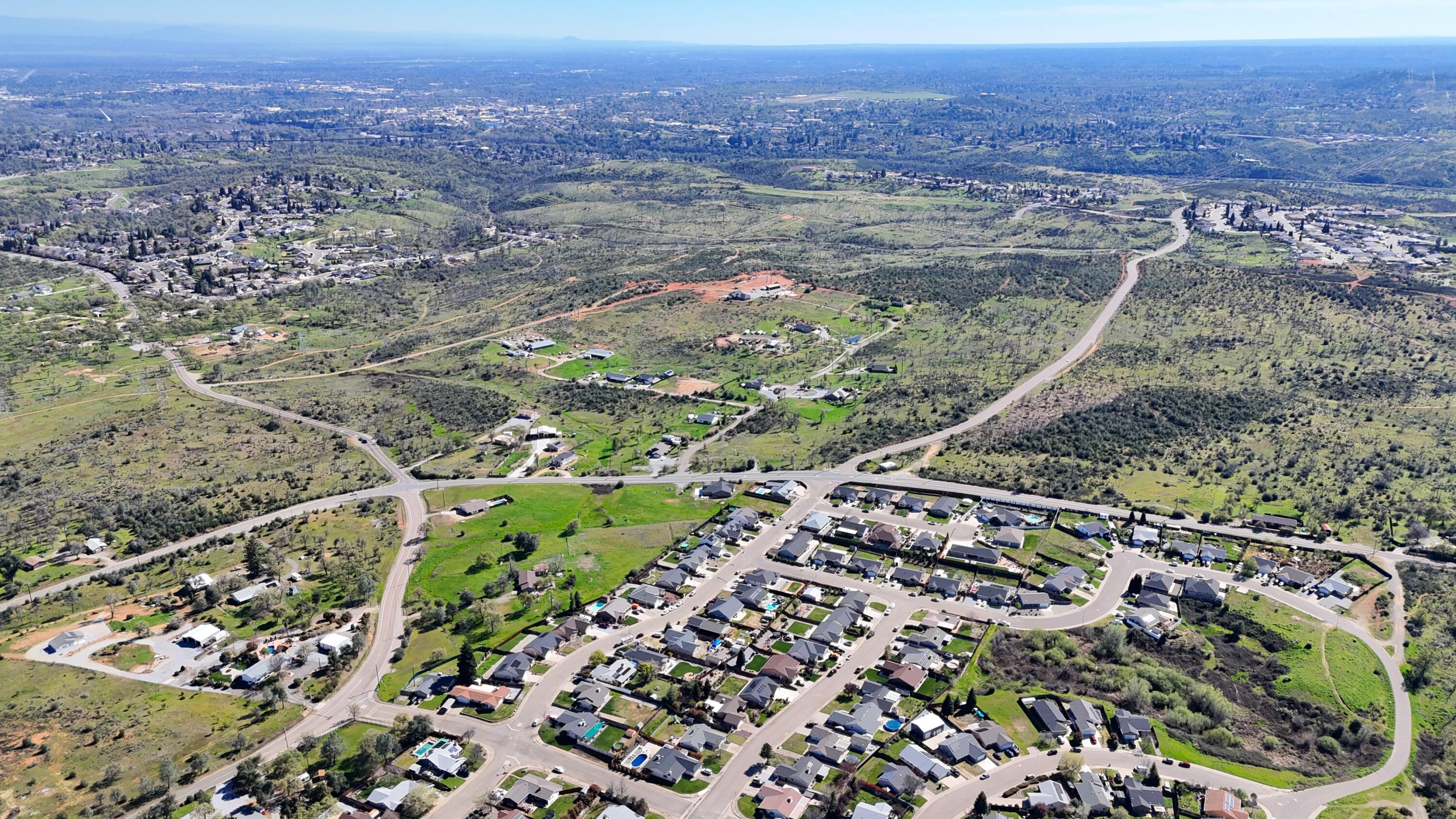 11326 Puffin Way Redding, CA 96003 - Photo 32 of 34 a view of a city with mountain