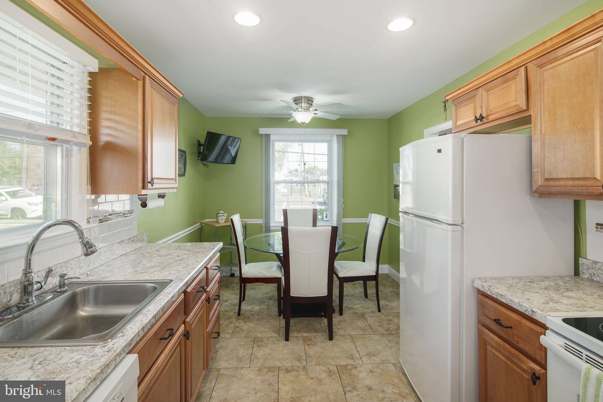 136 South Bell Road Bellmawr, NJ 08031 - Photo 11 of 37