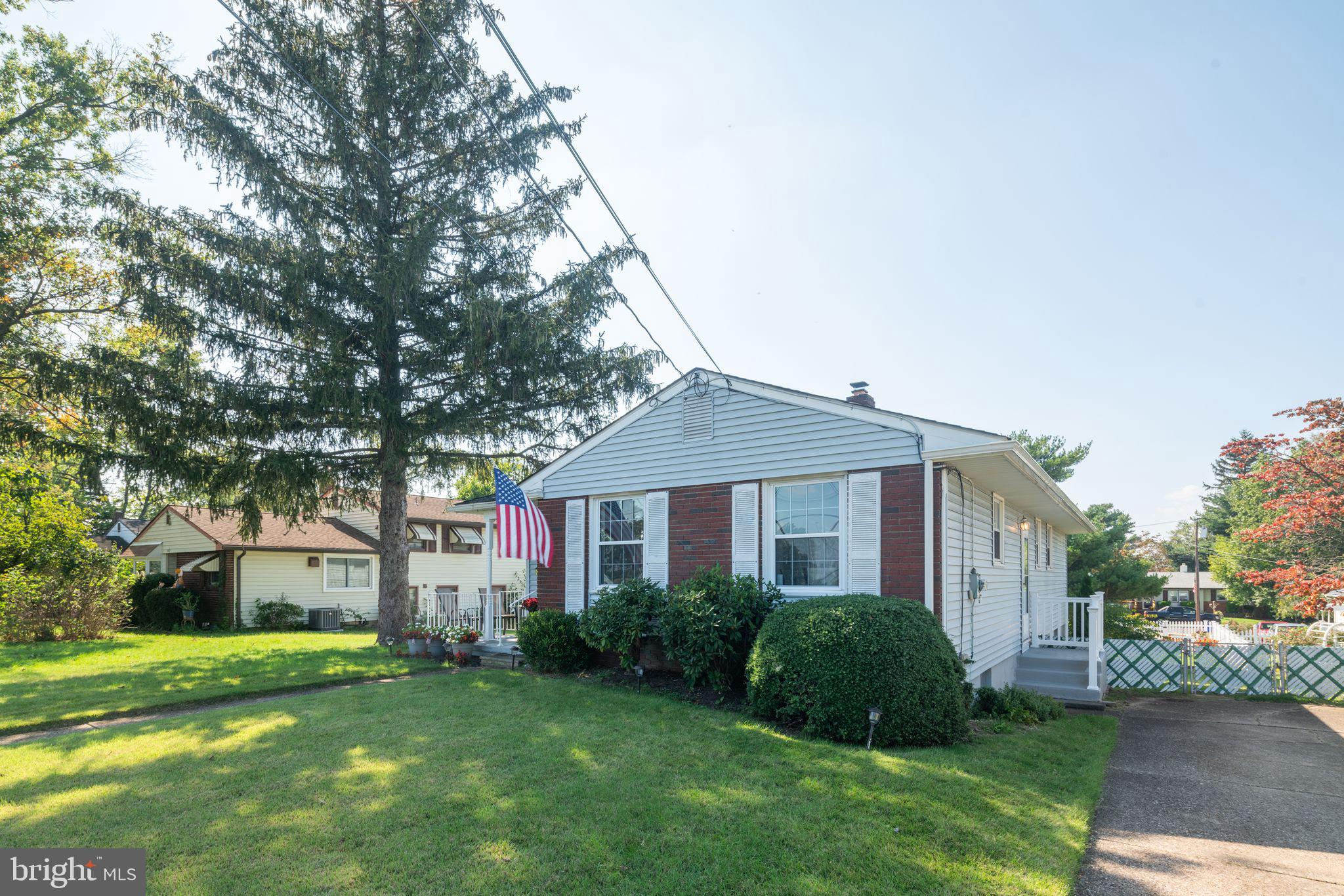 136 South Bell Road Bellmawr, NJ 08031 - Photo 2 of 37
